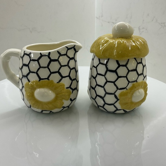 Vintage 70’s Chicken Little Ceramic Sugar & Creamer Set Farm House Easter Decor - Picture 3 of 6